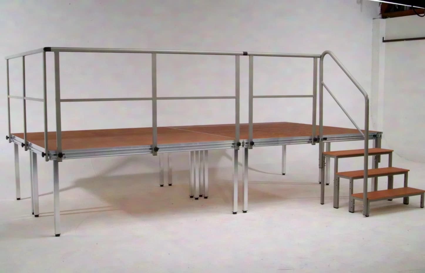 ALLROUND Schulbühne