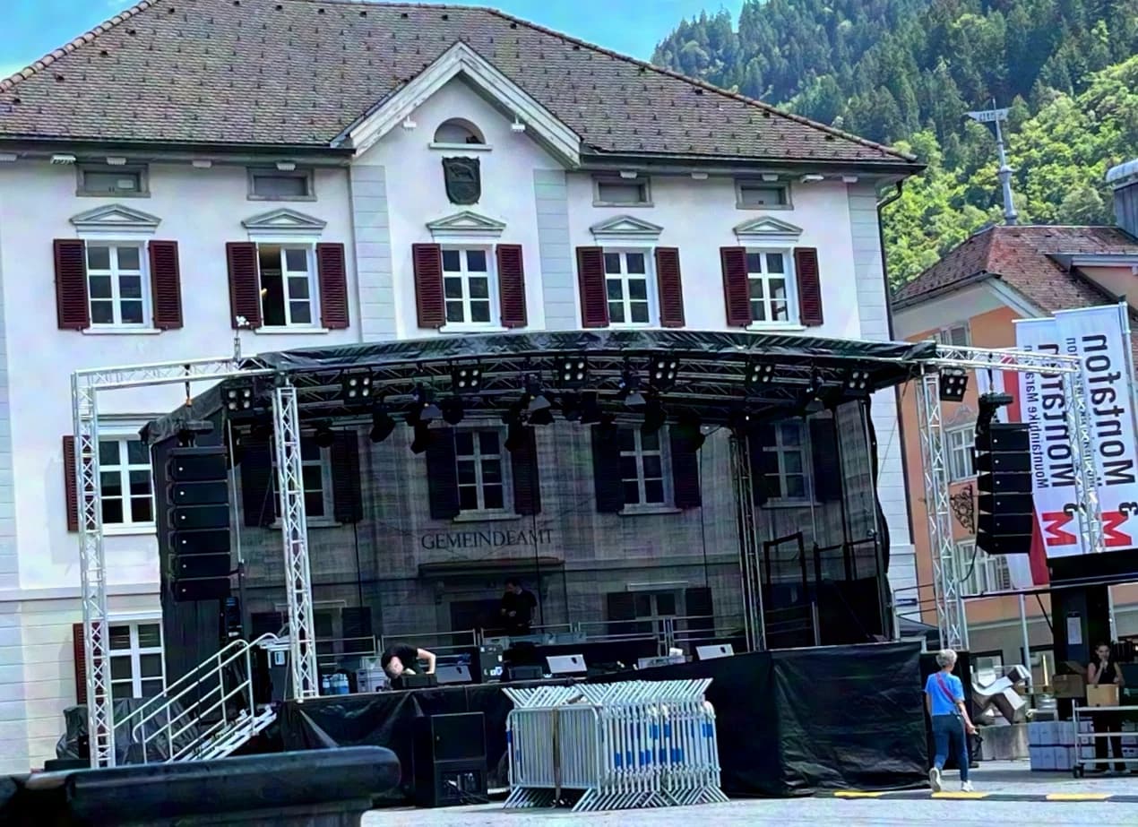 AL Stage Trailerbühne R60 Rundbogen incl. PA-Wings // gültiges Baubuch // zweite Treppe // Zubehör
