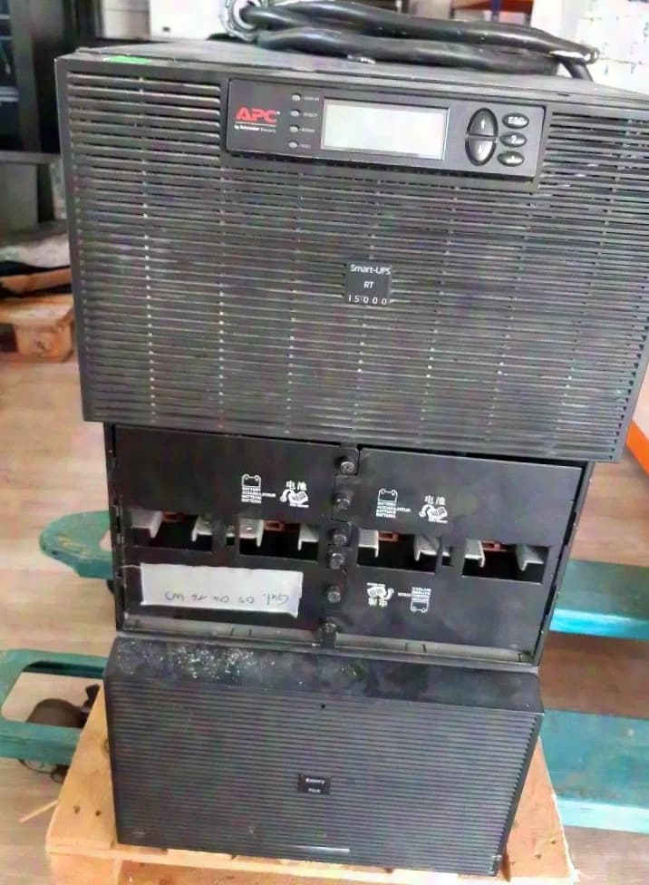 APC Smart UPS RT 15000 Batterie