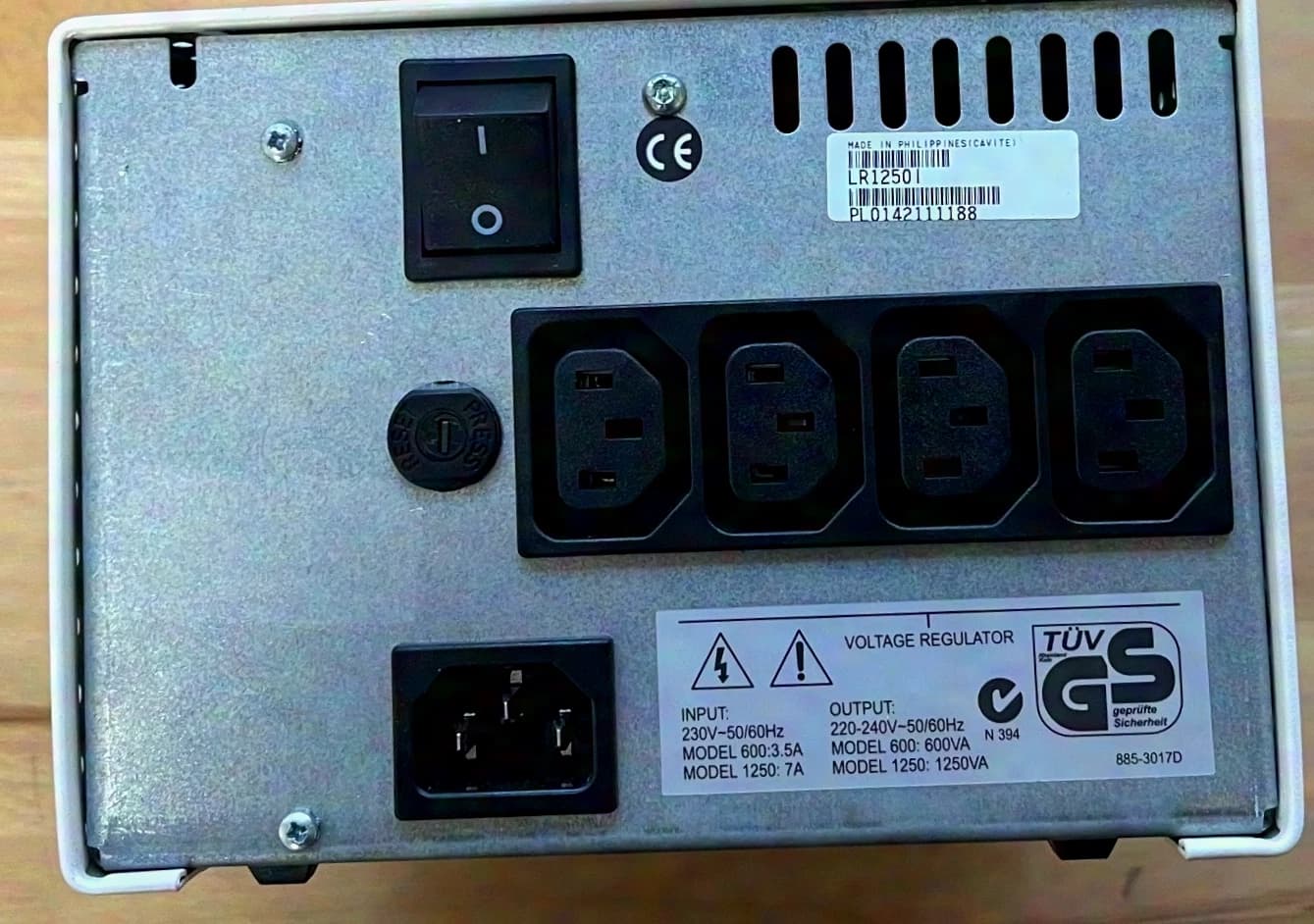 APC Spannungsregler Line-R 1250