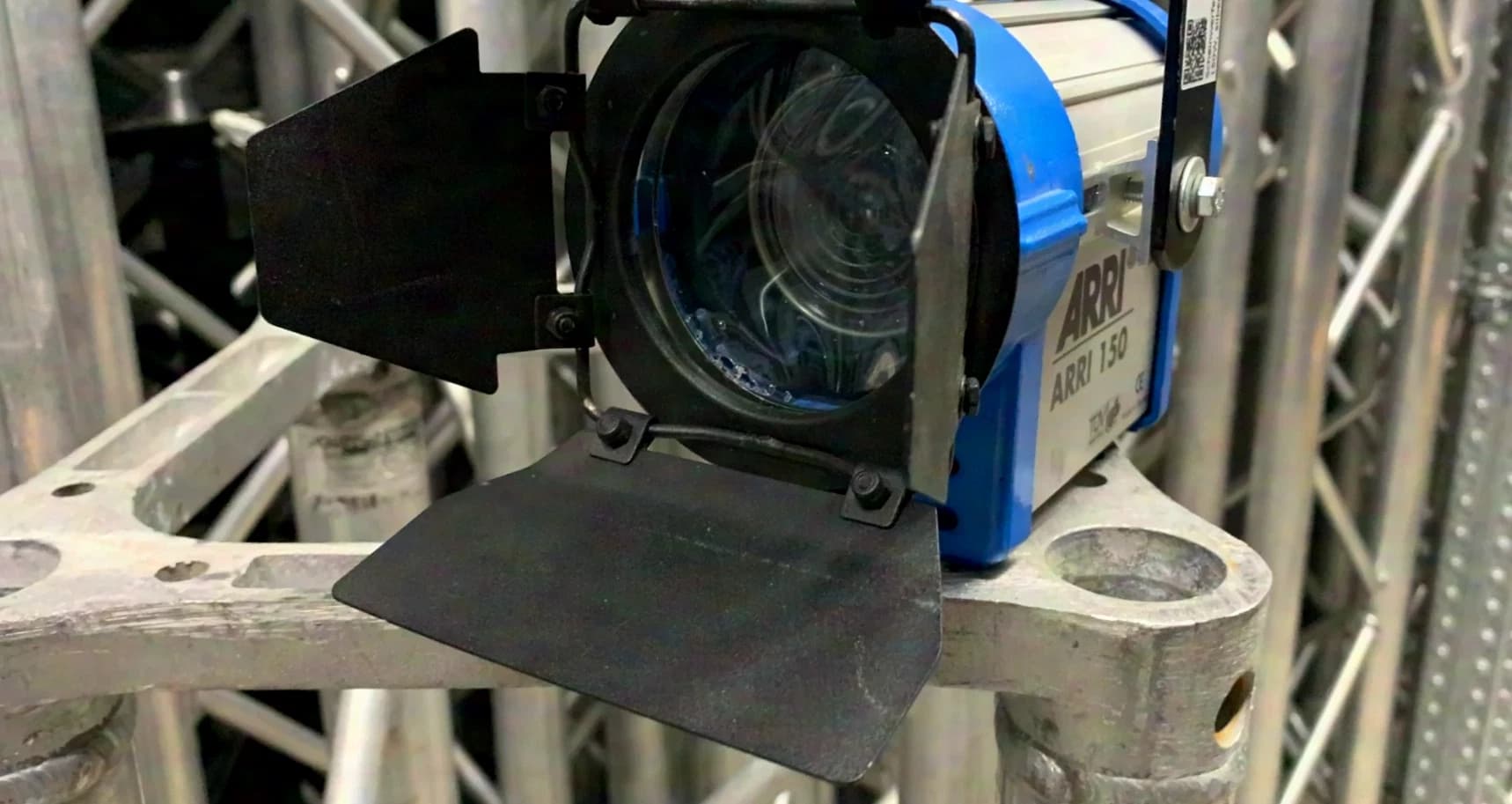 ARRI 150 silber / blau