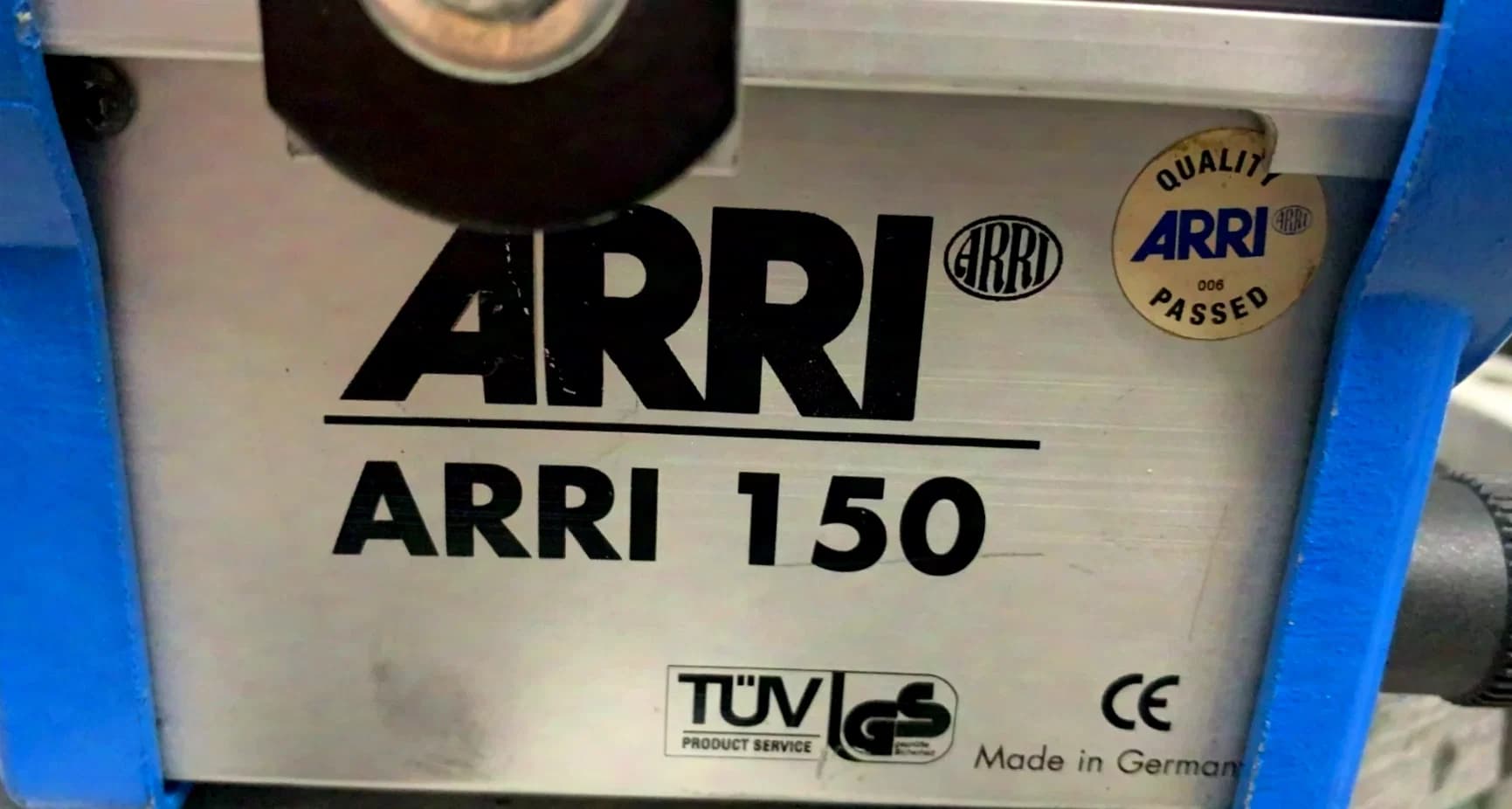 ARRI 150 silber / blau