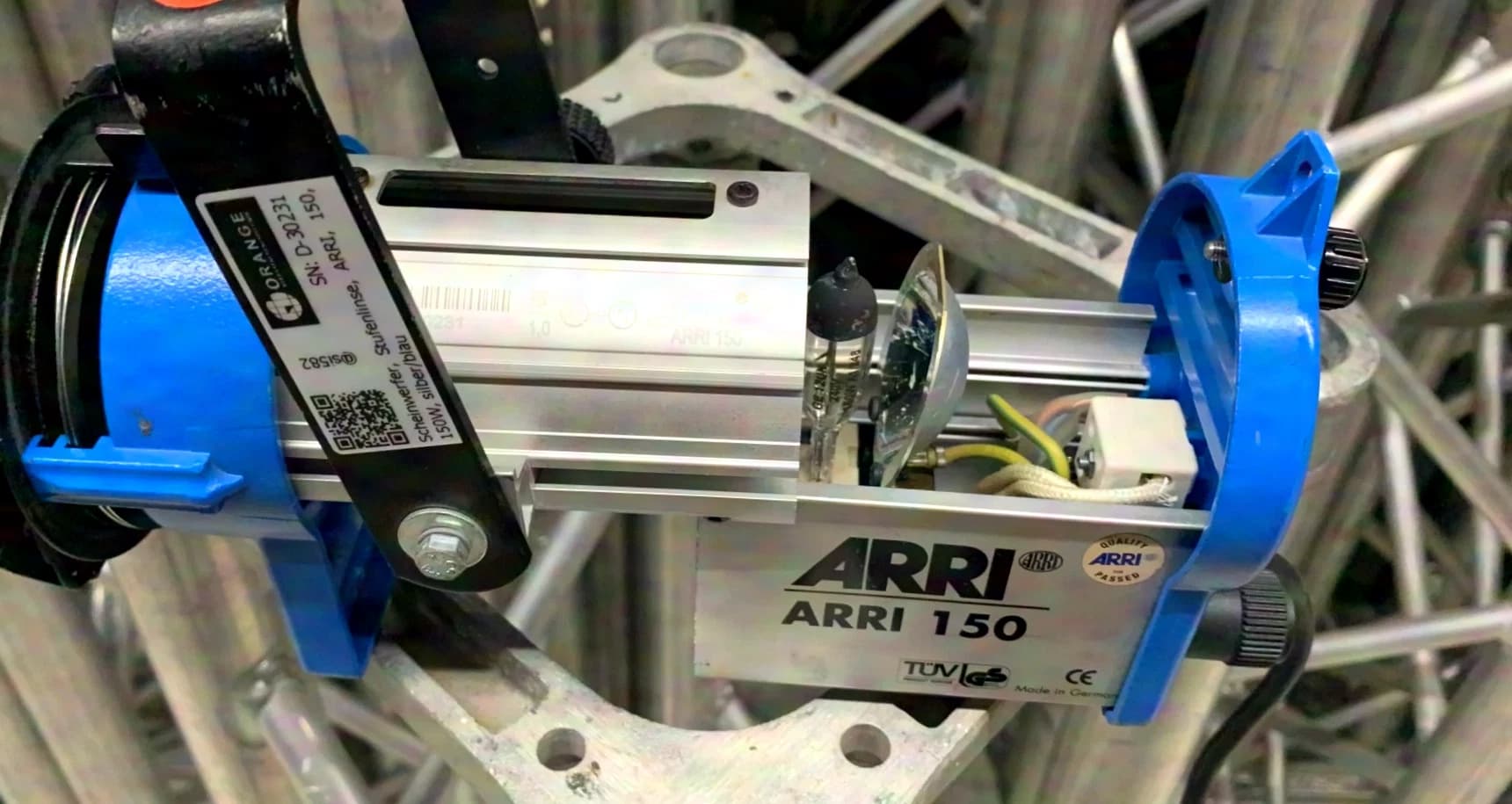 ARRI 150 silber / blau