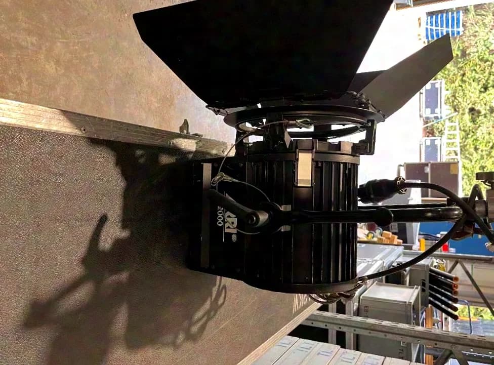 ARRI 2kW Stufenlinse Junior schwarz