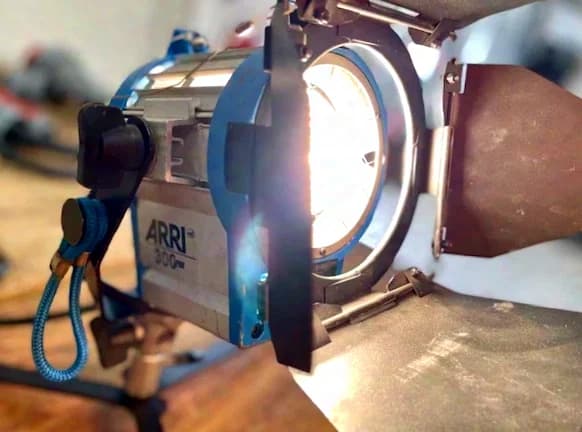 ARRI PLUS 300W Fresnel Kunstlicht Stufenlinse