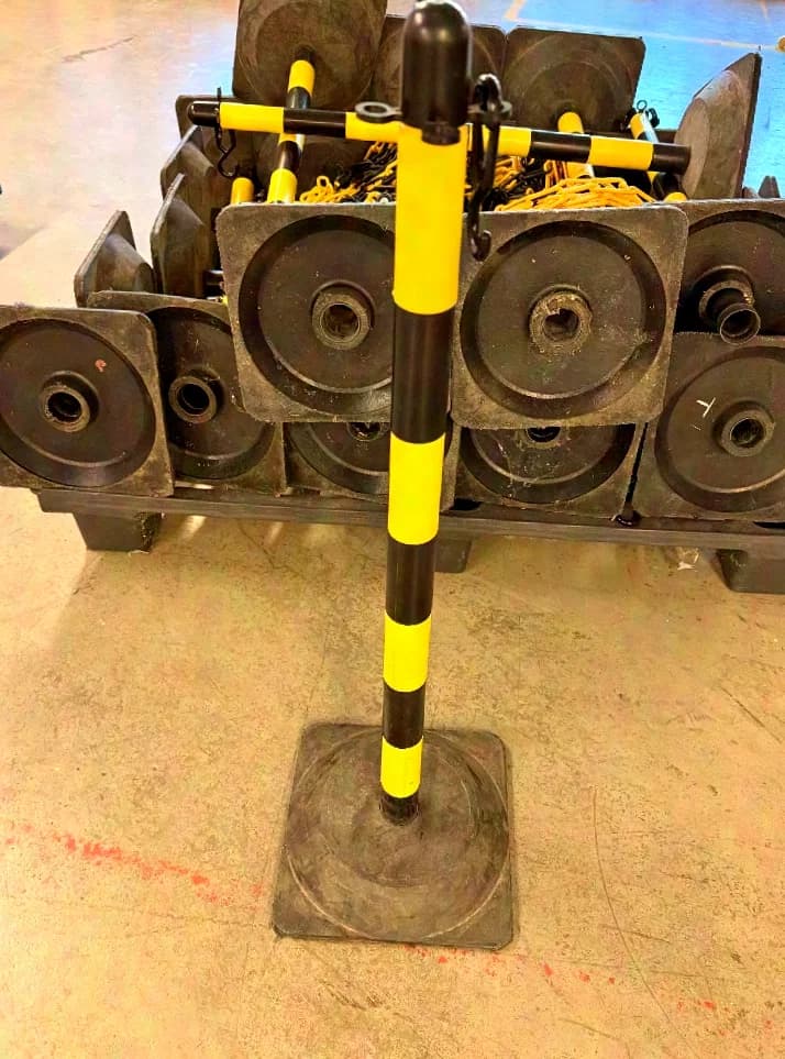Absperrsystem Kunststoff-Kettenpfosten-Set Gelb/Schwarz - flexible Innenabsperrung für Lager und Betrieb