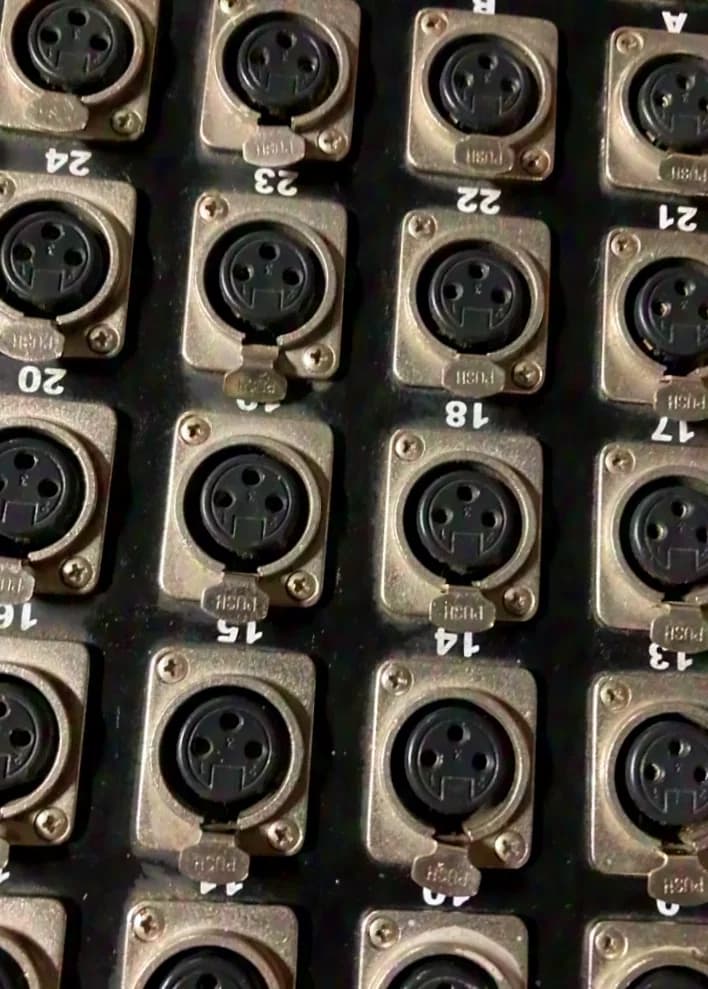 Adam Hall / MTI / o.Ä. Multicore 32/8 30m