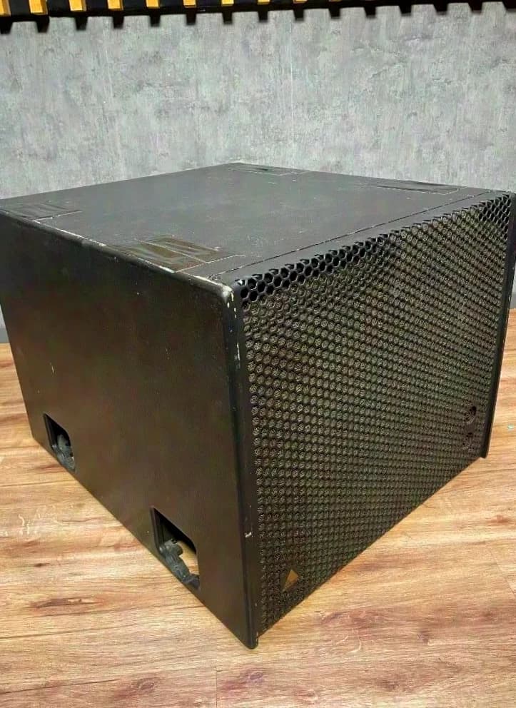 Adamson Spektrix Sub (ohne Flyware)