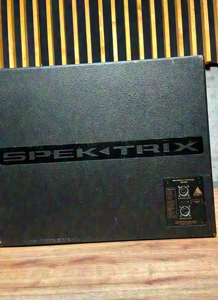 Adamson Spektrix Sub (ohne Flyware)