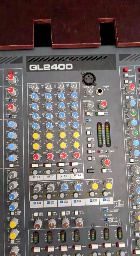 Allen & Heath GL2400 - 24-Kanal-Analog-Mischpult