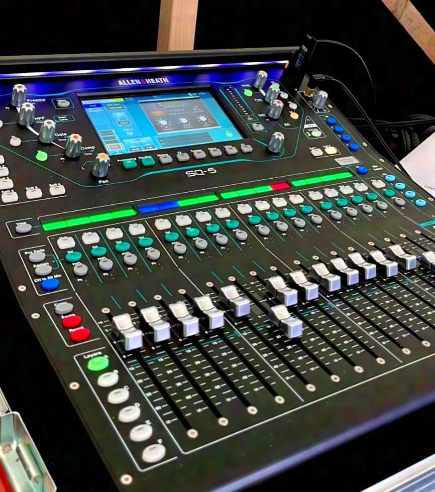 Allen&Heath SQ5 inkl. Case, Plugins und Zubehör