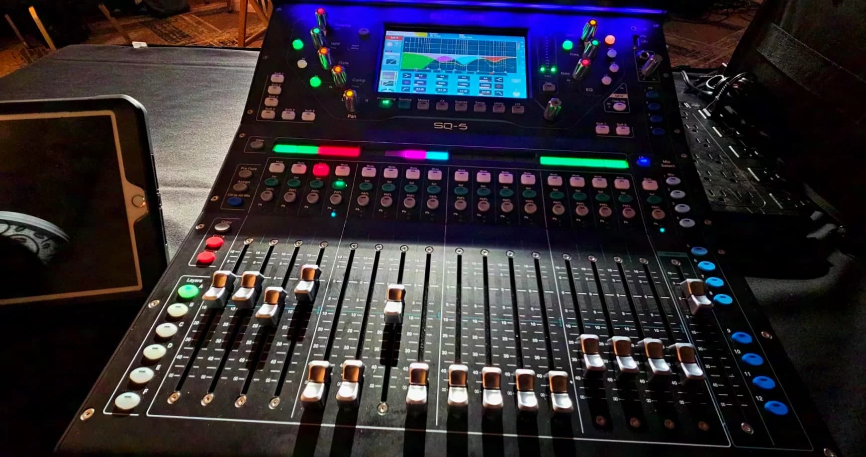 Allen & Heath SQ-5 Digitalmischpult neuwertig inkl. Deep Plug-Ins (SQ 5, SQ5)