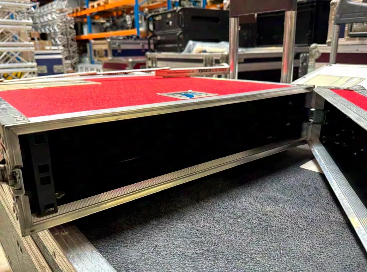 Amptown | 19" 2HE Case, extra tief