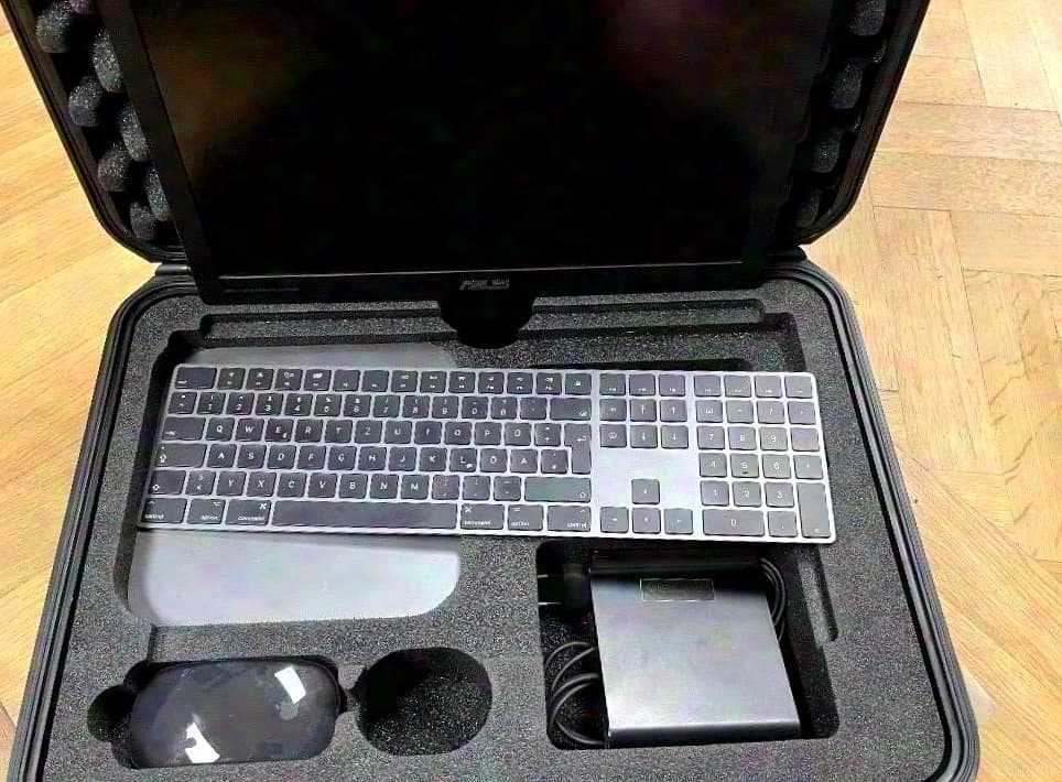 Apple Mac Mini i7 3,2 Ghz, 16GB Ram, 256GB SSD, 10Gbit ETH, USB-C Display, Tastatur und Maus im Koffer