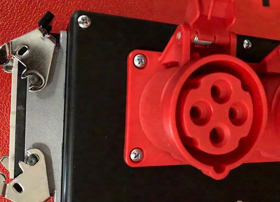 Auflösung Harting 16pol 4*CEE 16A für Chainmaster, Movecat etc.