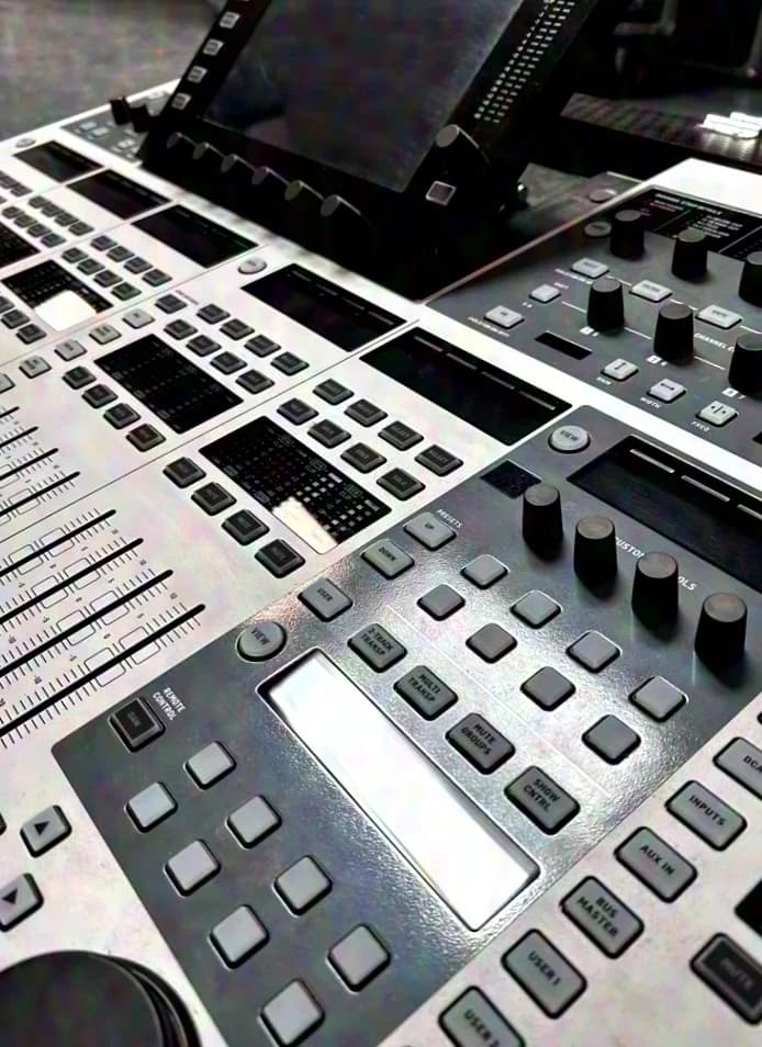 BEHRINGER WING + S32 + DANTE + CASES !!