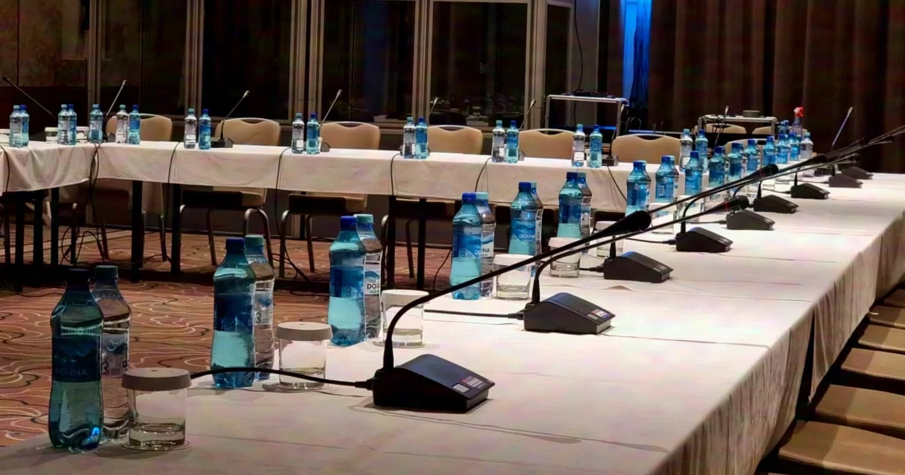 BXB Konferenz-Diskussionssystem - 36 Einheiten, kabelgebunden, intelligent