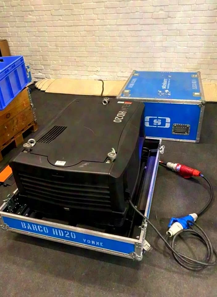 Barco Barco FLM HD20 3-Chip DLP-Projektor
