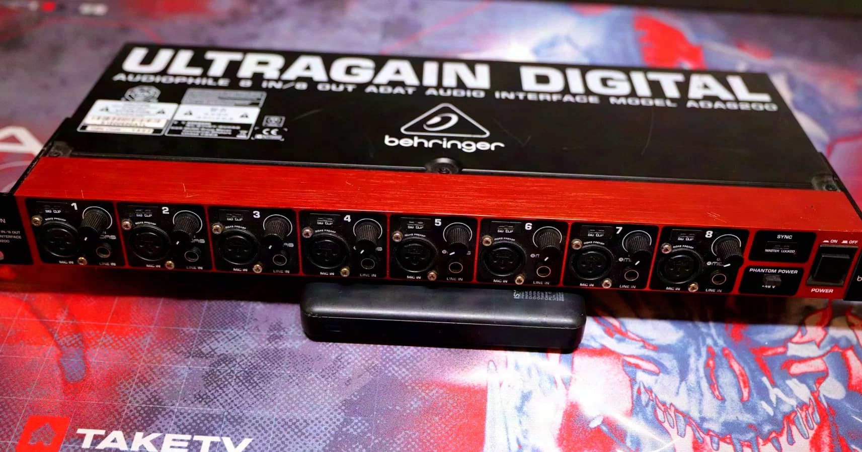 Behringer Ultragain Digital ADA8200 ADAT Preamp / Audio Interface 19"