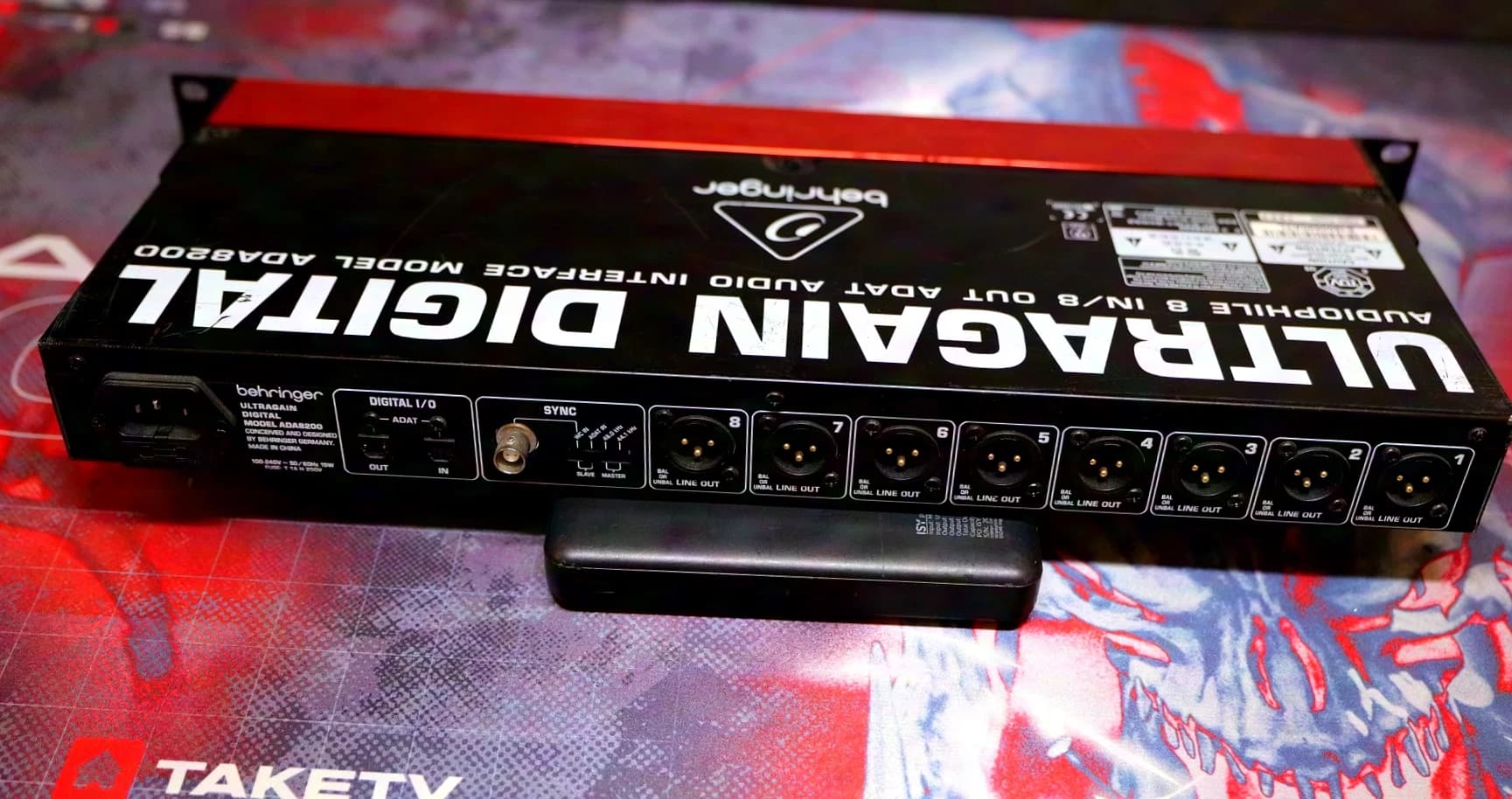 Behringer Ultragain Digital ADA8200 ADAT Preamp / Audio Interface 19"