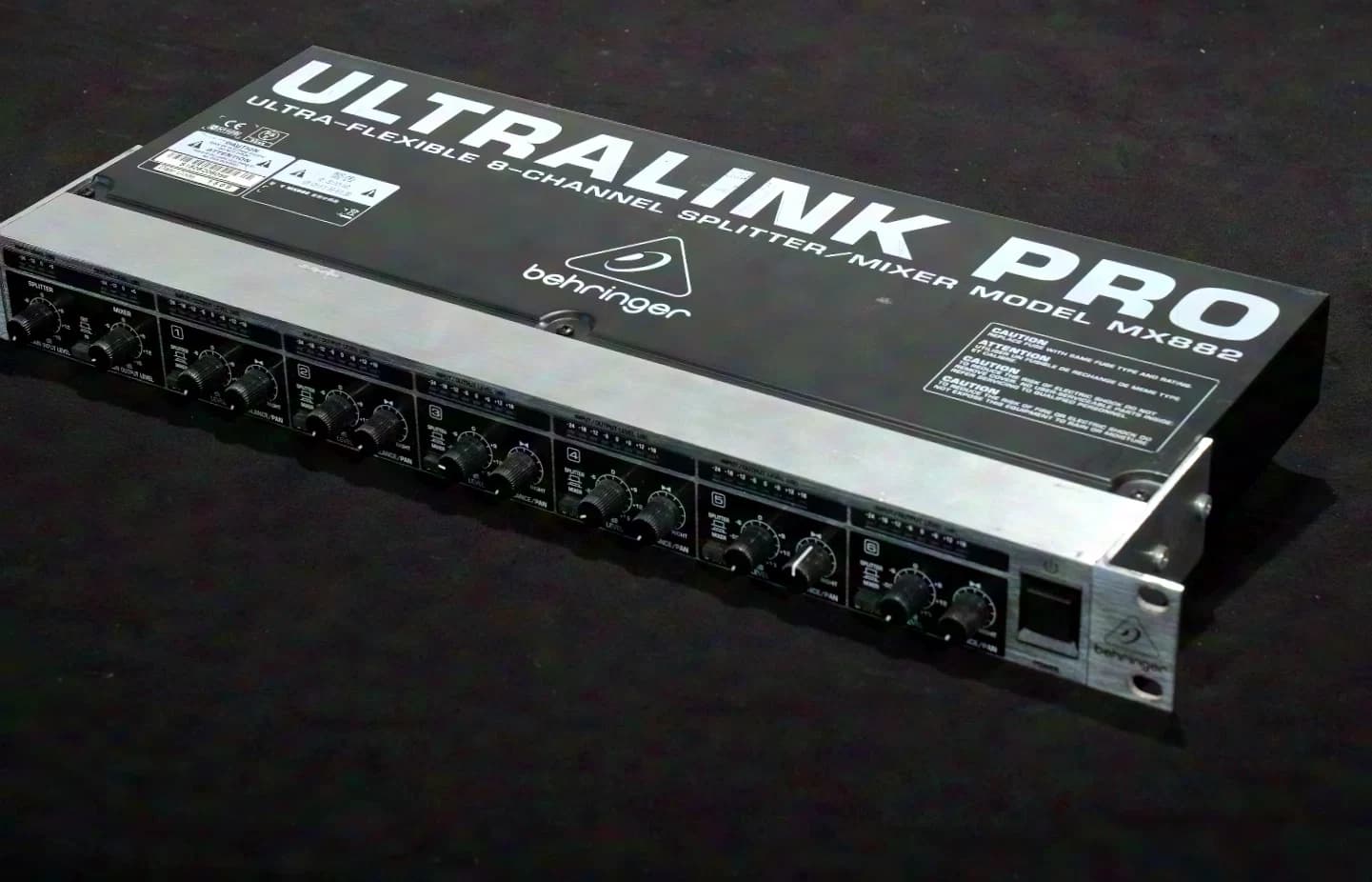 Behringer Ultralink Pro MX882