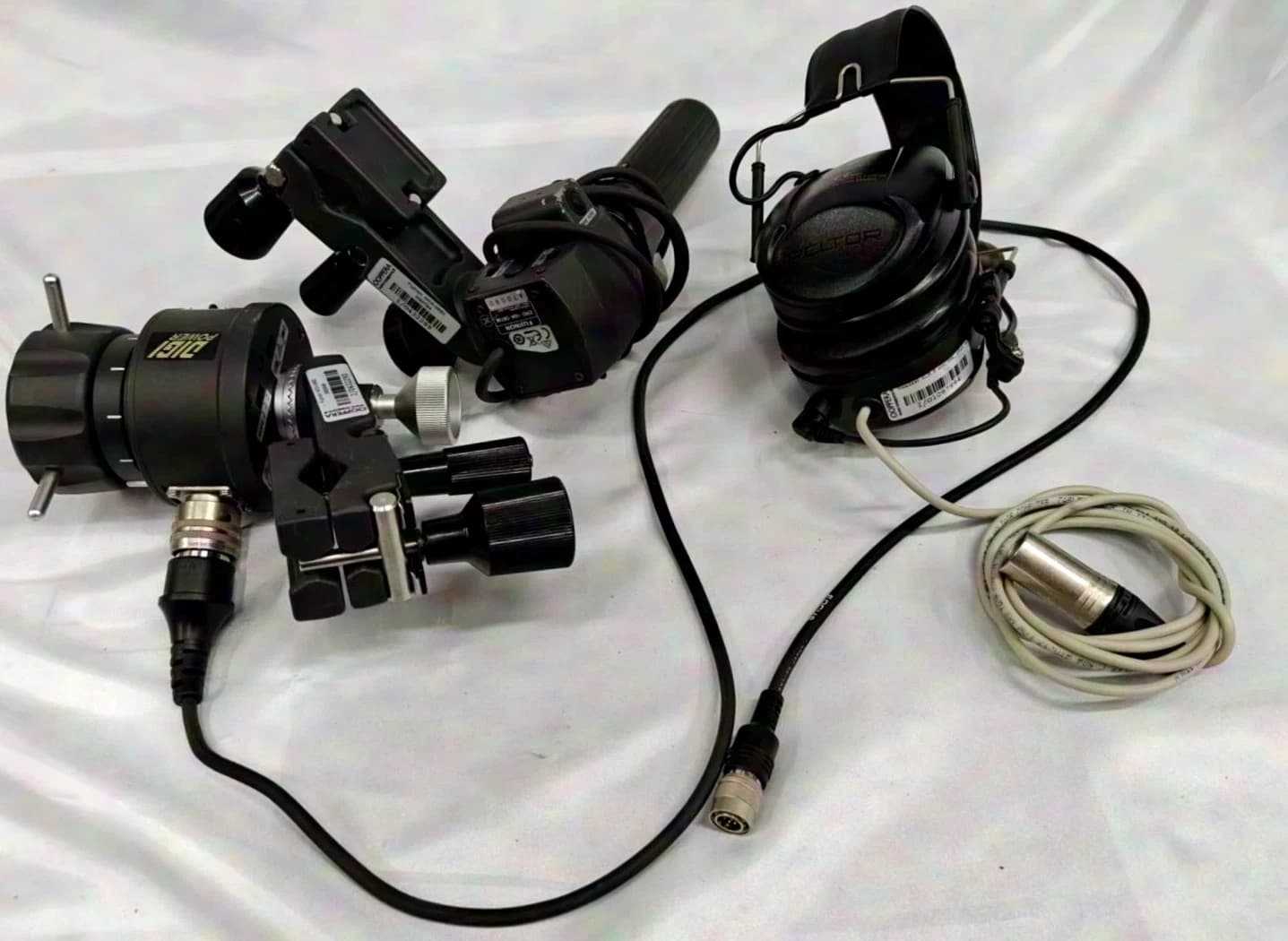 Blackmagic URSA MINI PRO 4.6k komplettes Broadcast-Studiokamera-Set mit ENG-Sucher. CAM13