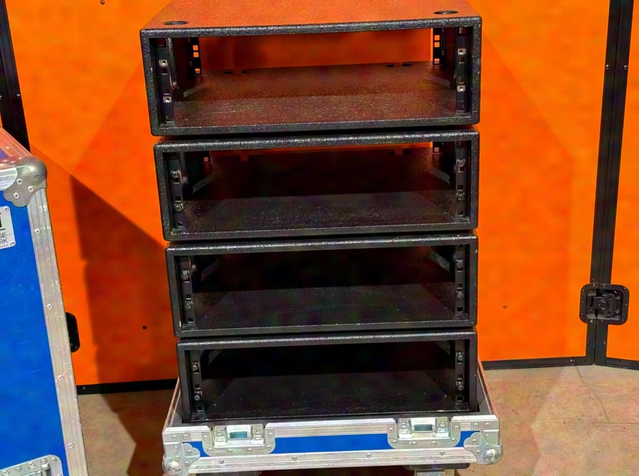 CASE WERK Hauben-Case inkl. 4x 3HE Rackmodul, blau