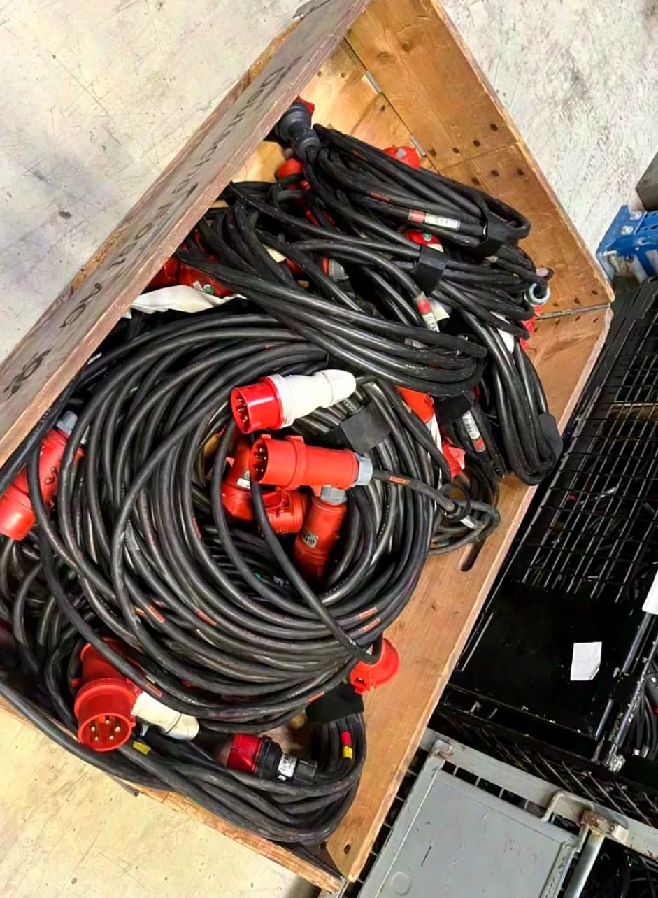 CEE 16A Kabel - 2,5 mm² Querschnitt -- diverse Längen - Rabatt bei Gesamtabnahme