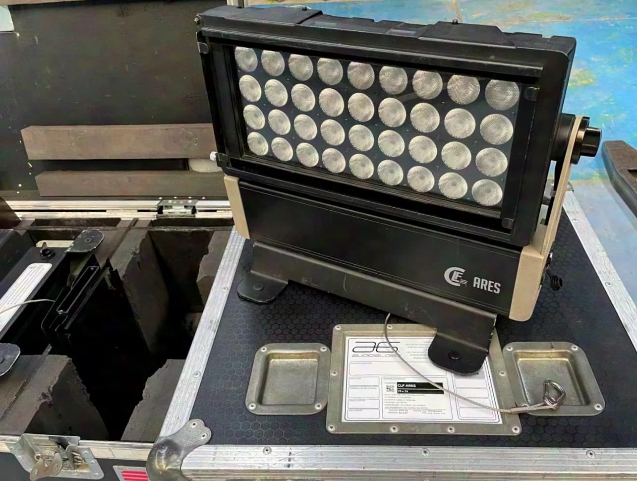 CLF Lighting ARES 36xRGBW (SET: 4 Einheiten inkl. 1/4 Flightcase)