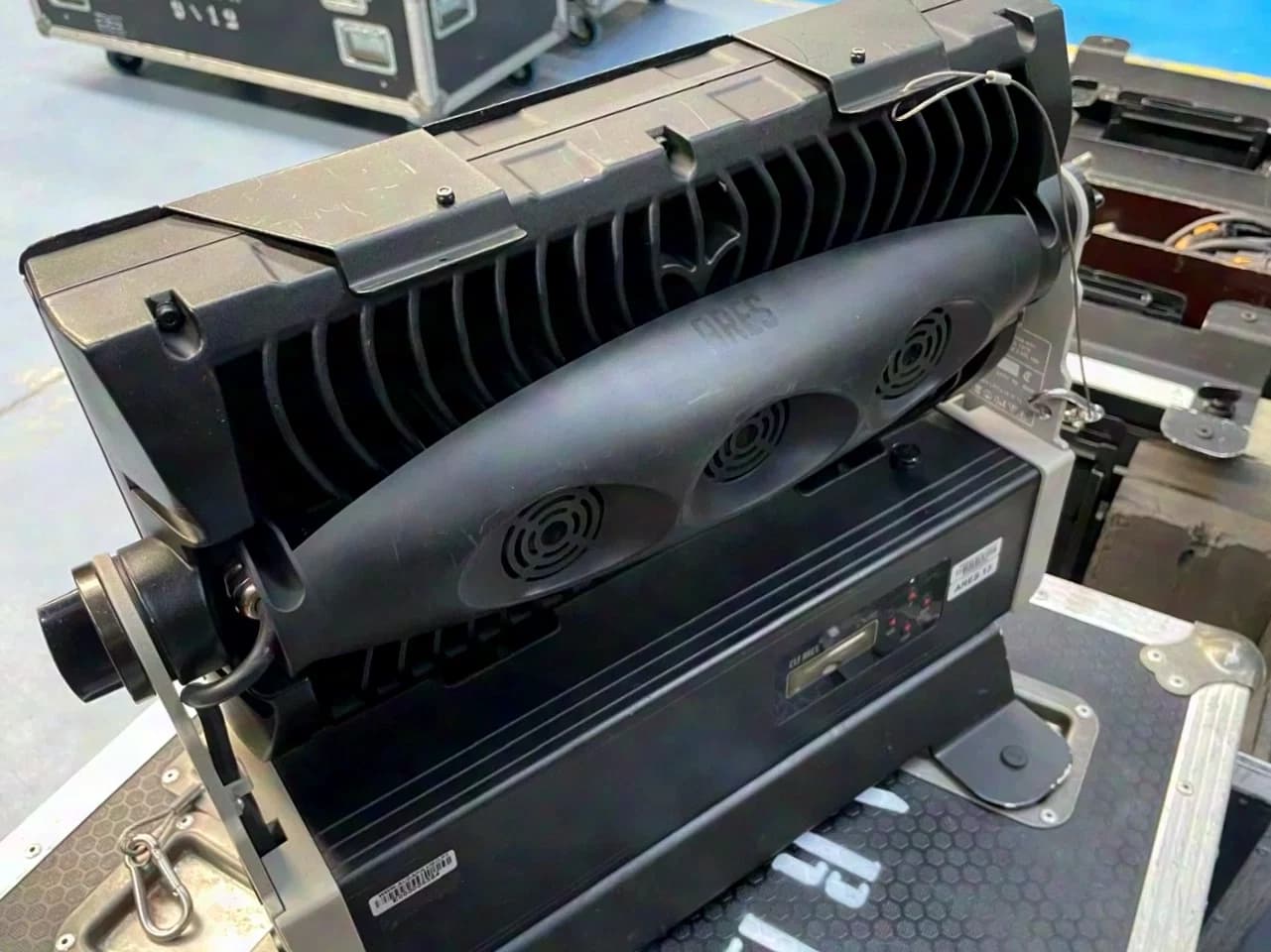 CLF Lighting ARES 36xRGBW (SET: 4 Einheiten inkl. 1/4 Flightcase)