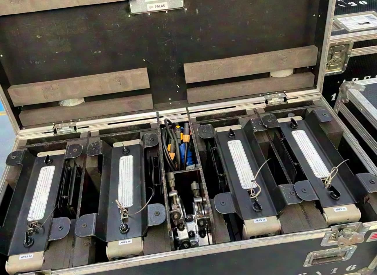 CLF Lighting ARES 36xRGBW (SET: 4 Einheiten inkl. 1/4 Flightcase)