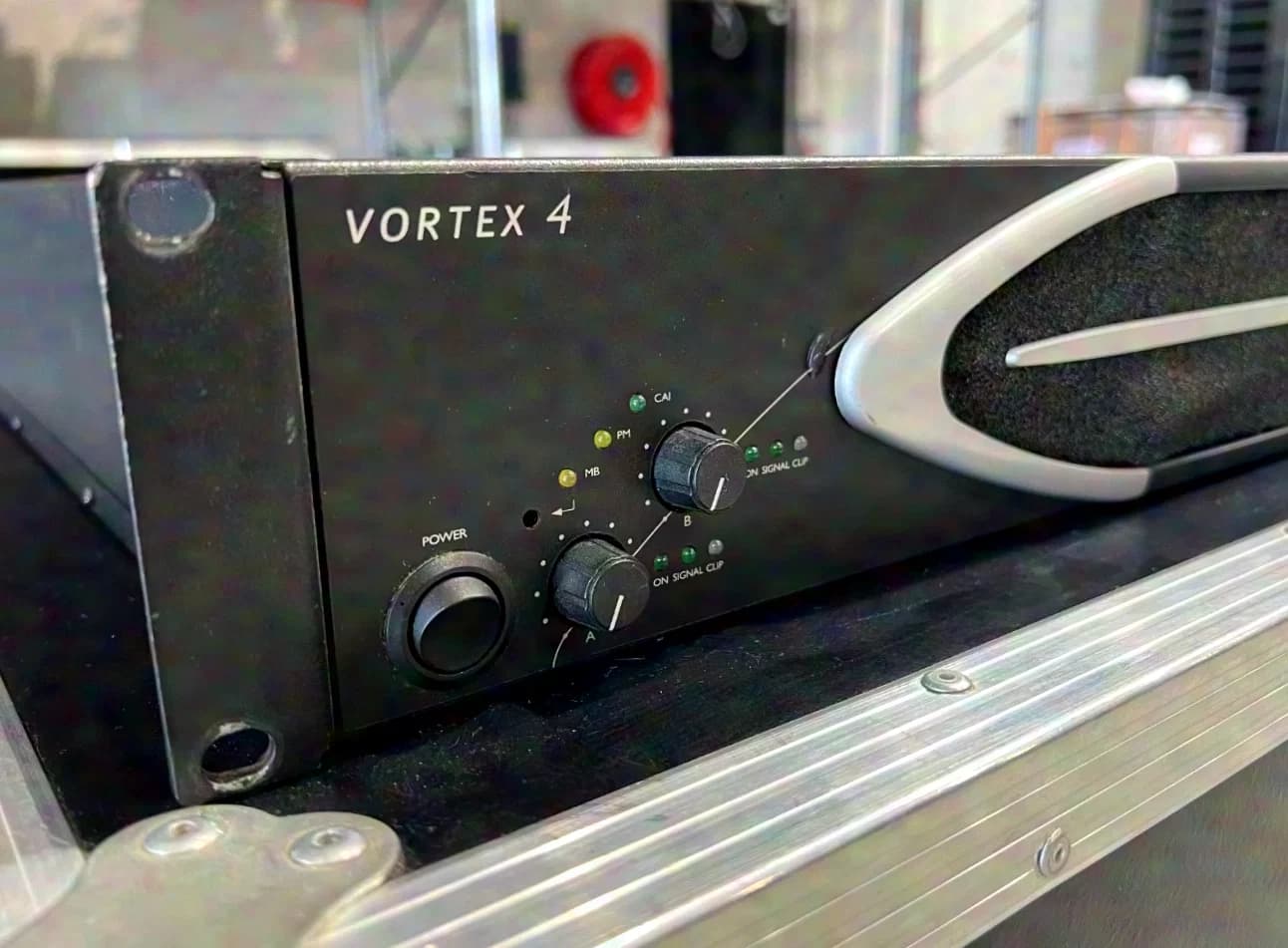 Camco Vortex 4 2x2300W/2Ohm amplifier (1x)
