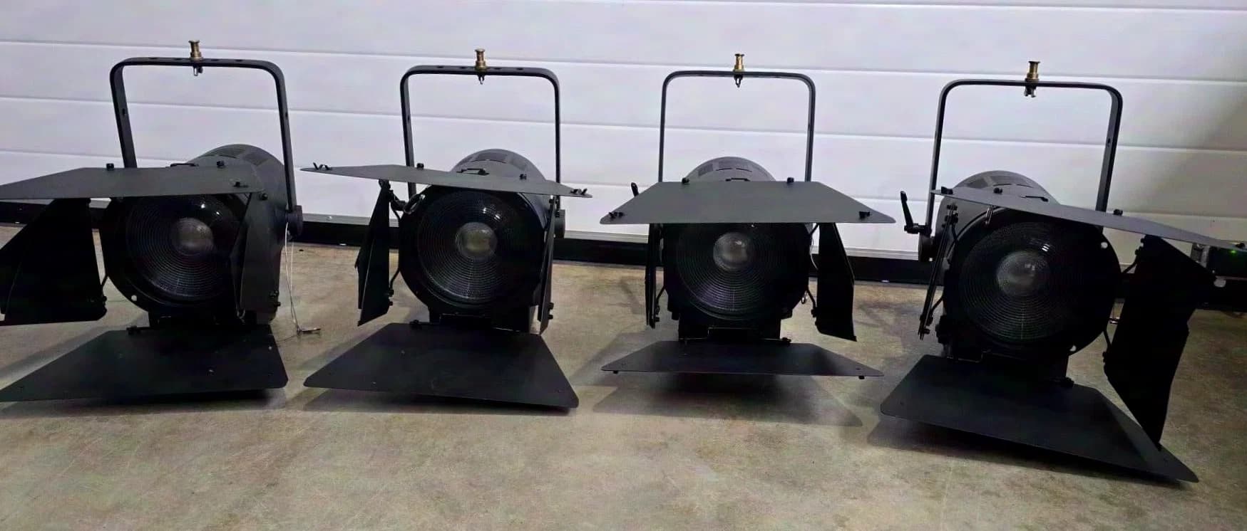Cameo F2 FC - Fresnel-Spotlight mit RGBW-LED