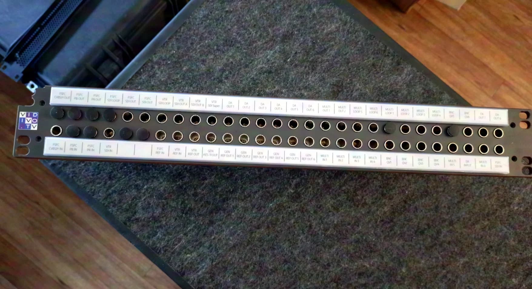 Canare 28 / 56 Port mini WECo Videosteckfeld inkl. Patch & Adapter
