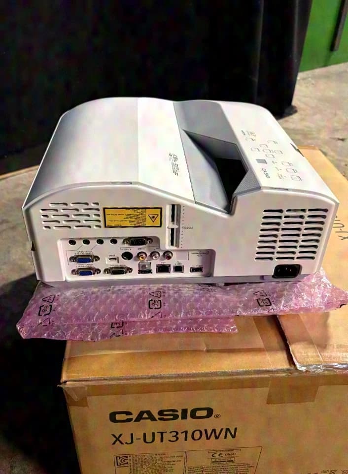 Casio XJ-UT310WN