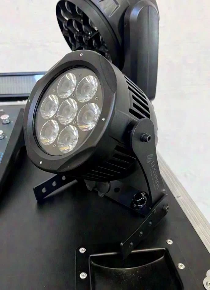 Chamsys / Lexvision / Luminus / QuickQ20 / LV7 Akku / LV IP Bar / LU1920 / LU6IP Par / LU200IP LED Beam Moving Head