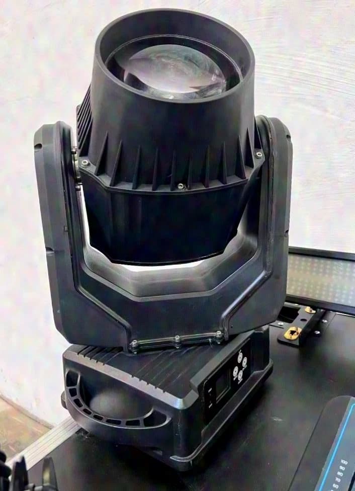 Chamsys / Lexvision / Luminus / QuickQ20 / LV7 Akku / LV IP Bar / LU1920 / LU6IP Par / LU200IP LED Beam Moving Head