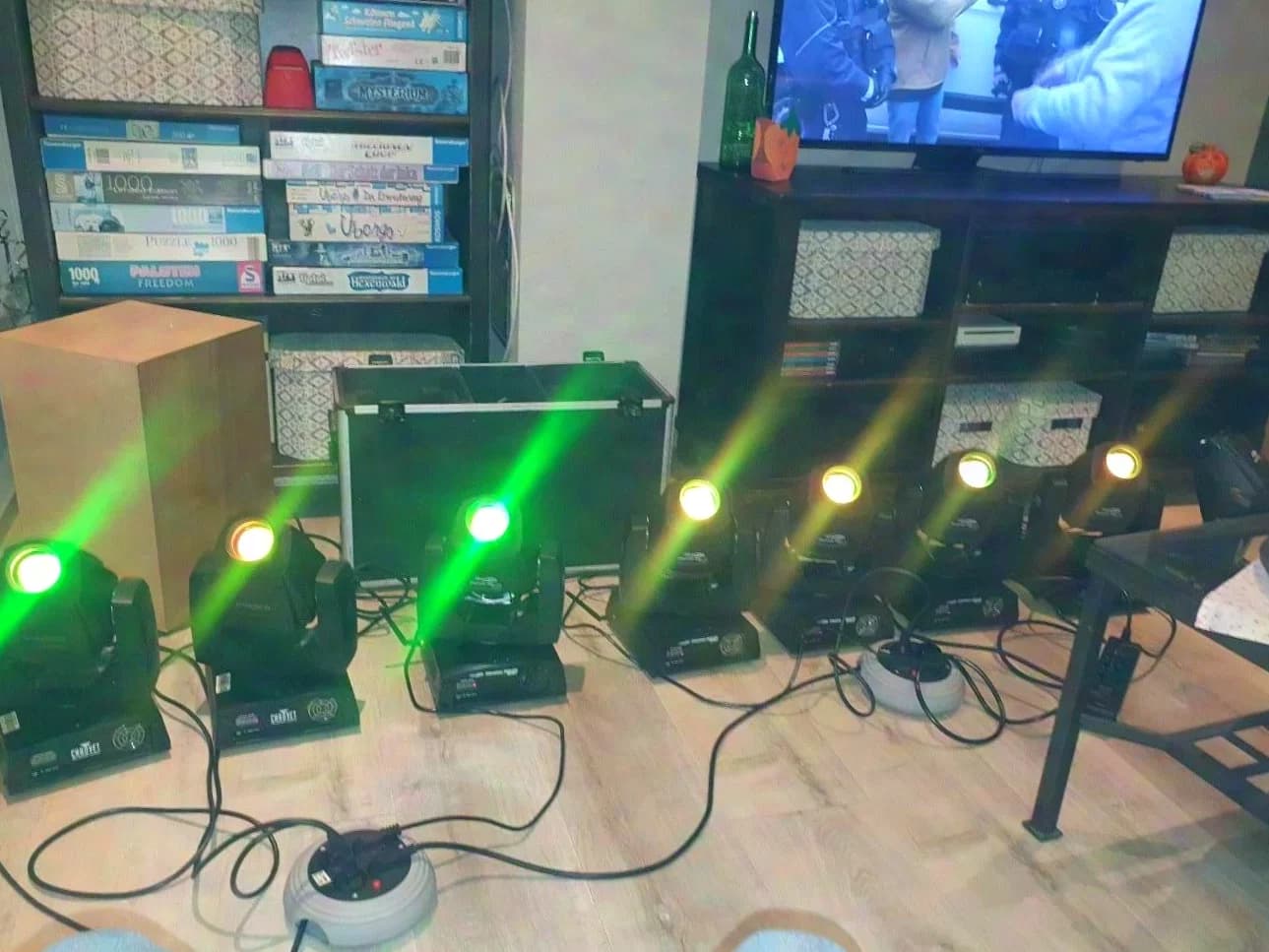 Chauvet 2 x Intimidator vollständig funktionsfähig, 2 x Showtec Phantom 50 mit Fehlern