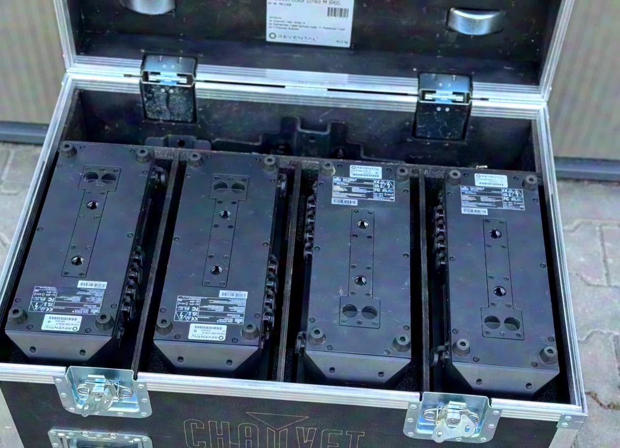 Chauvet Color Strike M IP65 inkl. 4er Case ( JDC )