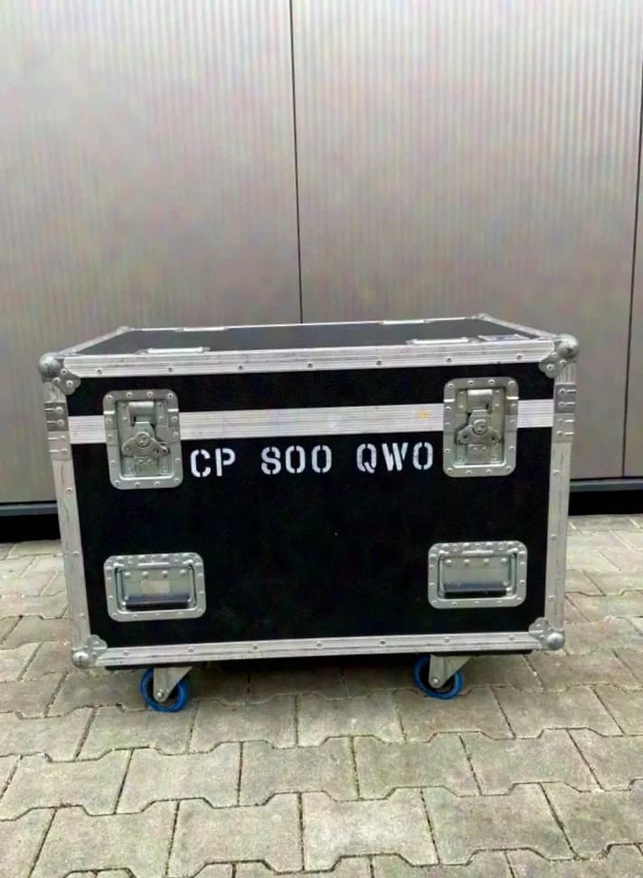Clay Paky Alpha Spot QWO 800 inkl. Case
