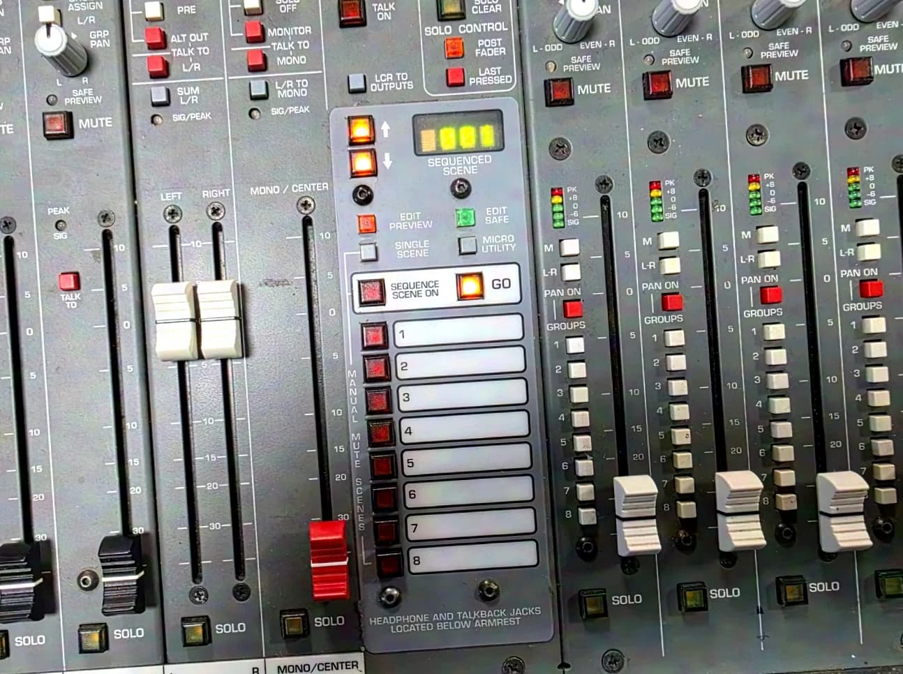 Crest X8 32 Ch. Analogpult – Gepflegter Zustand – inkl. PSU