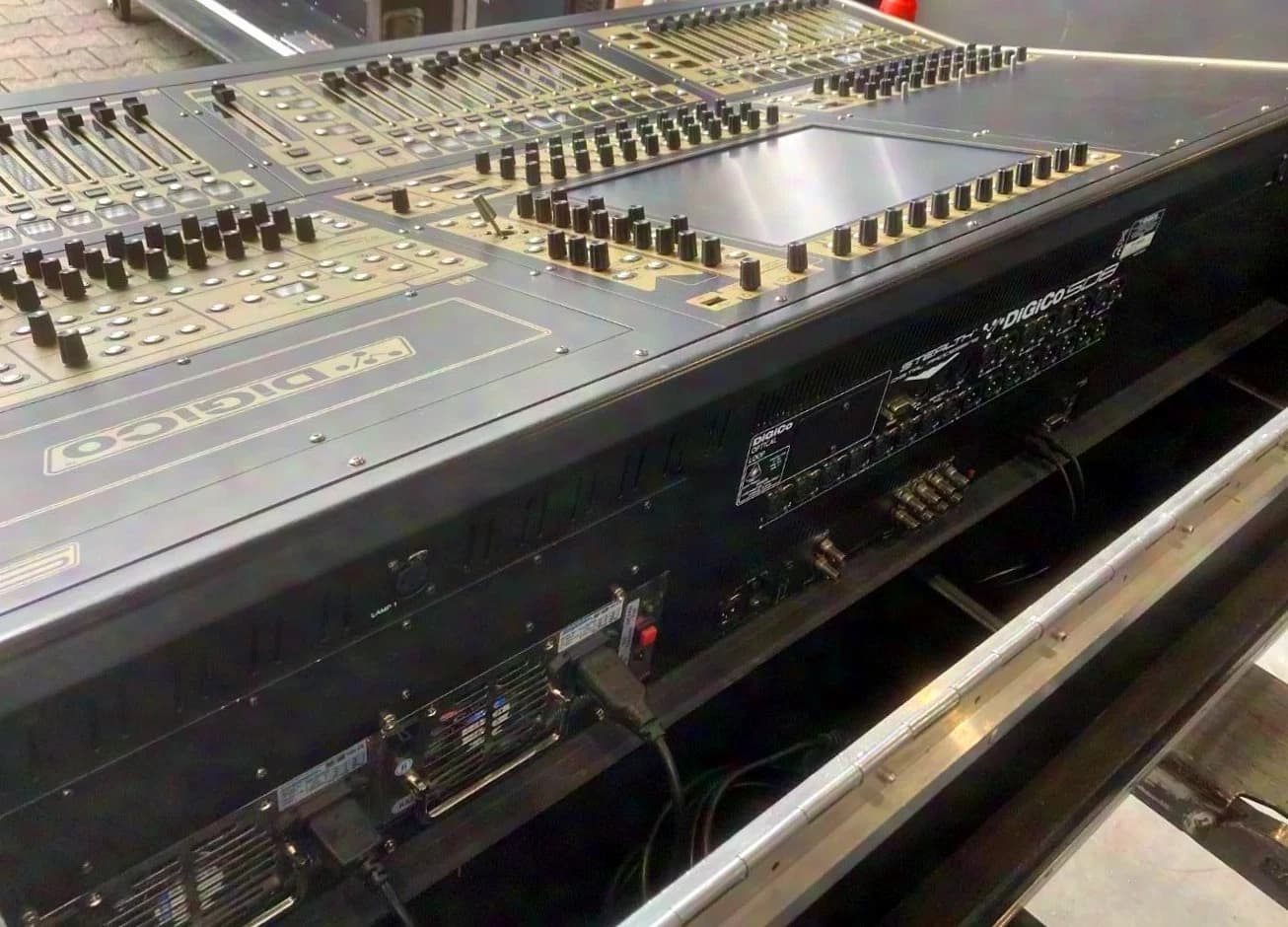 DIGICo SD 8 - Core 2 mit Optocore und Waves Karte