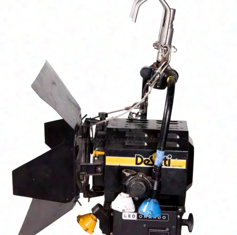 DeSisti LEDonardo 2KW Fresnel LED, stangenbedient