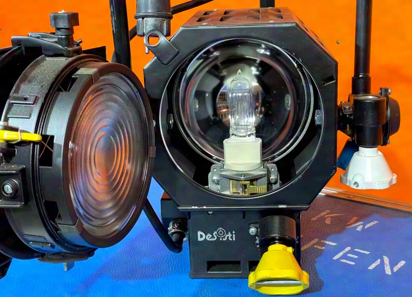 DeSisti LEONARDO, 1kW, p.o., 4er Set inkl. amptown Case