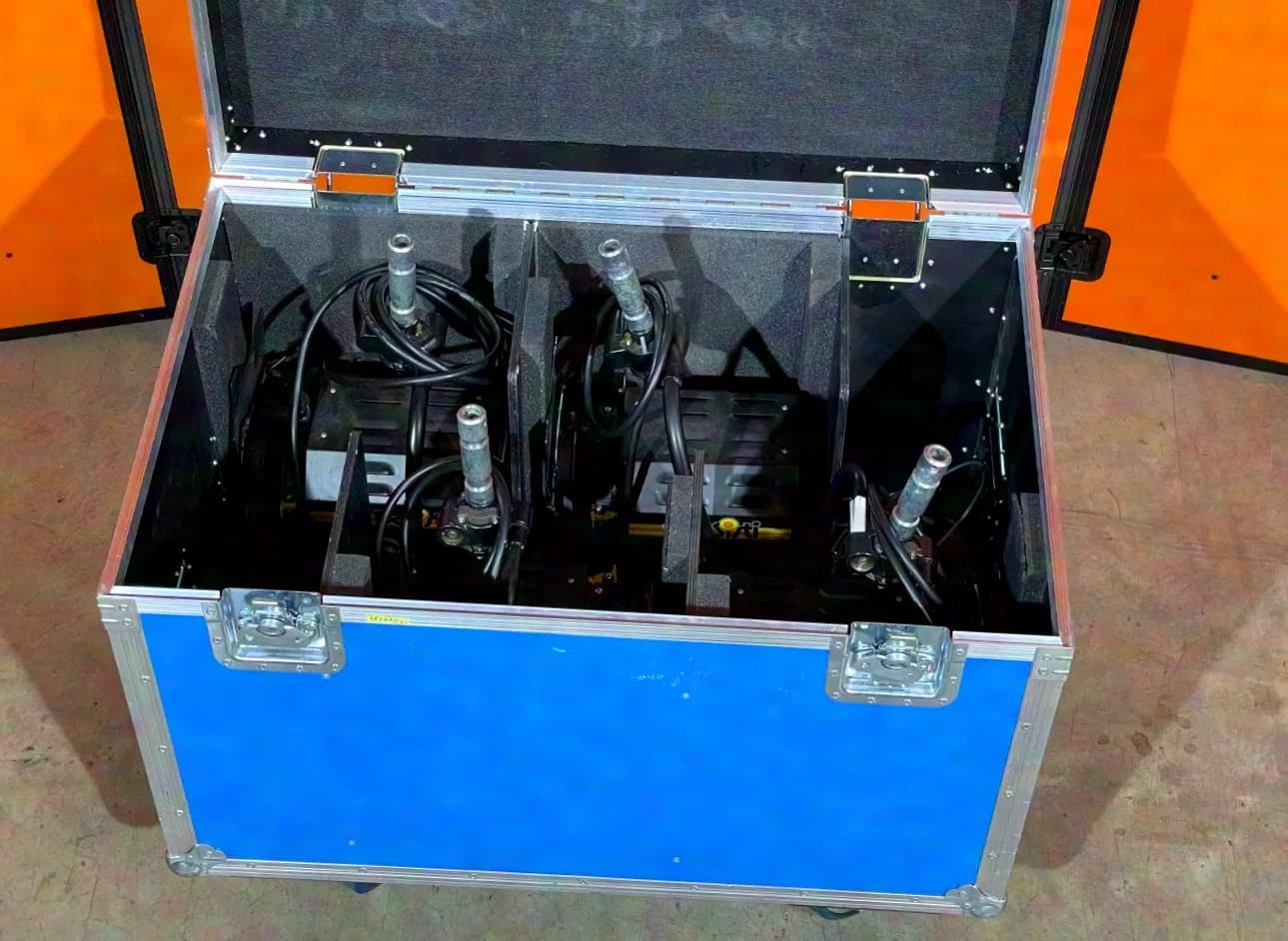 DeSisti LEONARDO, 1kW, p.o., 4er Set inkl. amptown Case