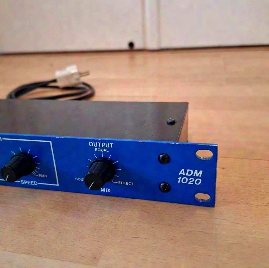 DeltaLab Effectron 1 (#2) digital delay analog style