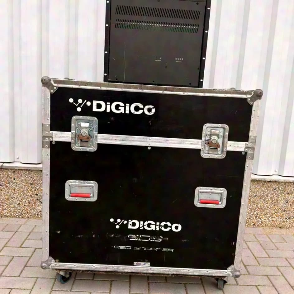 DiGiCo SD9 Core 2 Update + DiGiRack 48/32 | Certified Pre-owned