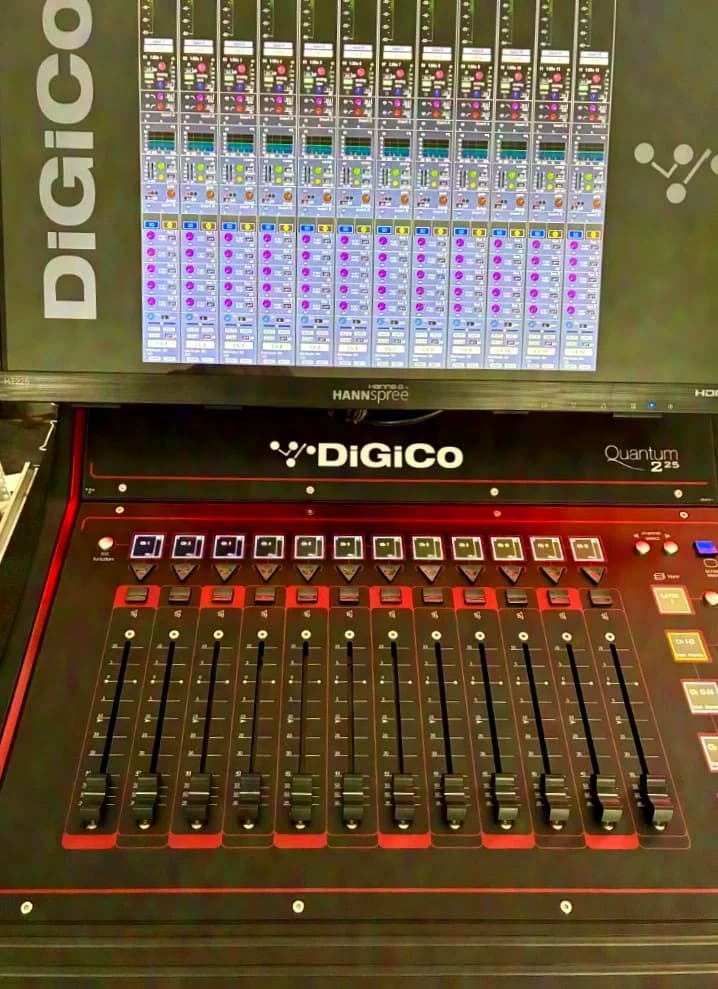 Digico Q225 Pulse, Waves, Optocore, Dante mit MQ Rack im Bundle