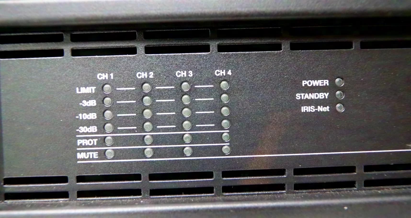 Dynacord 4-Kanal-Endstufe "Dynacord DSA 8410" inkl. Remote Control Module "Dynacord RCM-810"