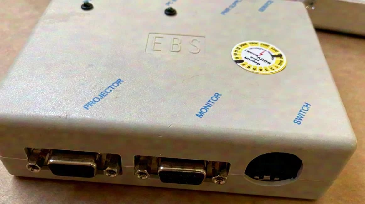 EBS Euchner aktiver VGA-Switch-Umschalter 2x2/ Remote-Taster #2